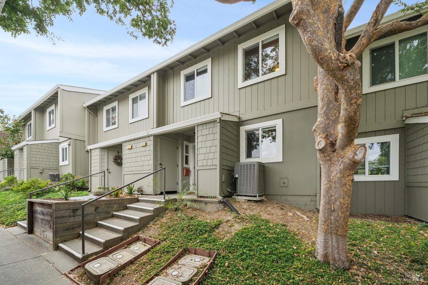 1263 Valley Oak Court #D