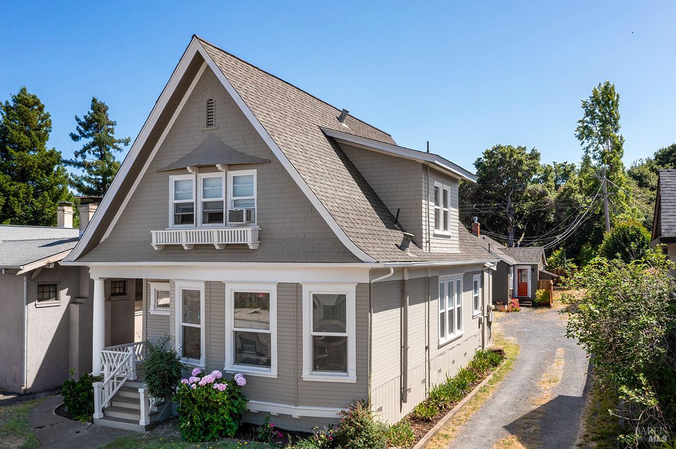 732 Petaluma Boulevard S