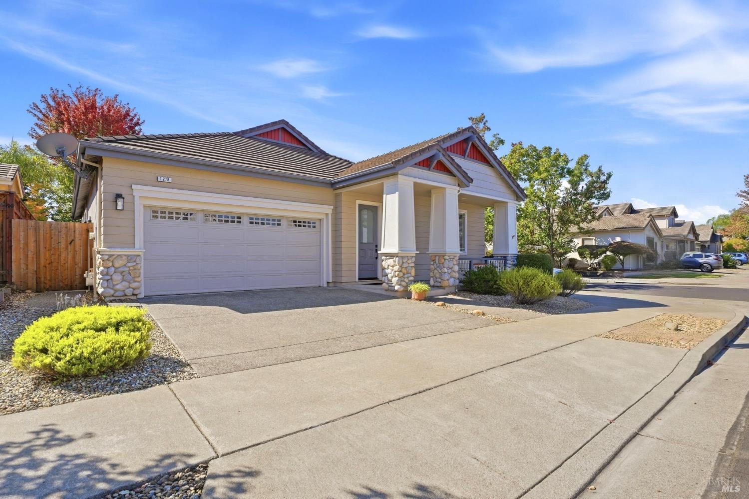 1278 Eagle Drive photo 3