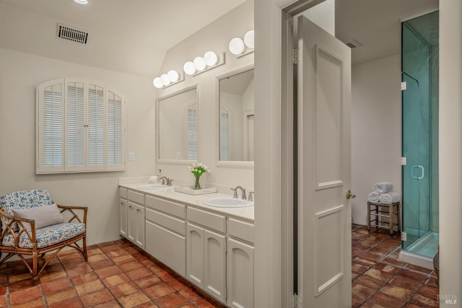 Photo 34