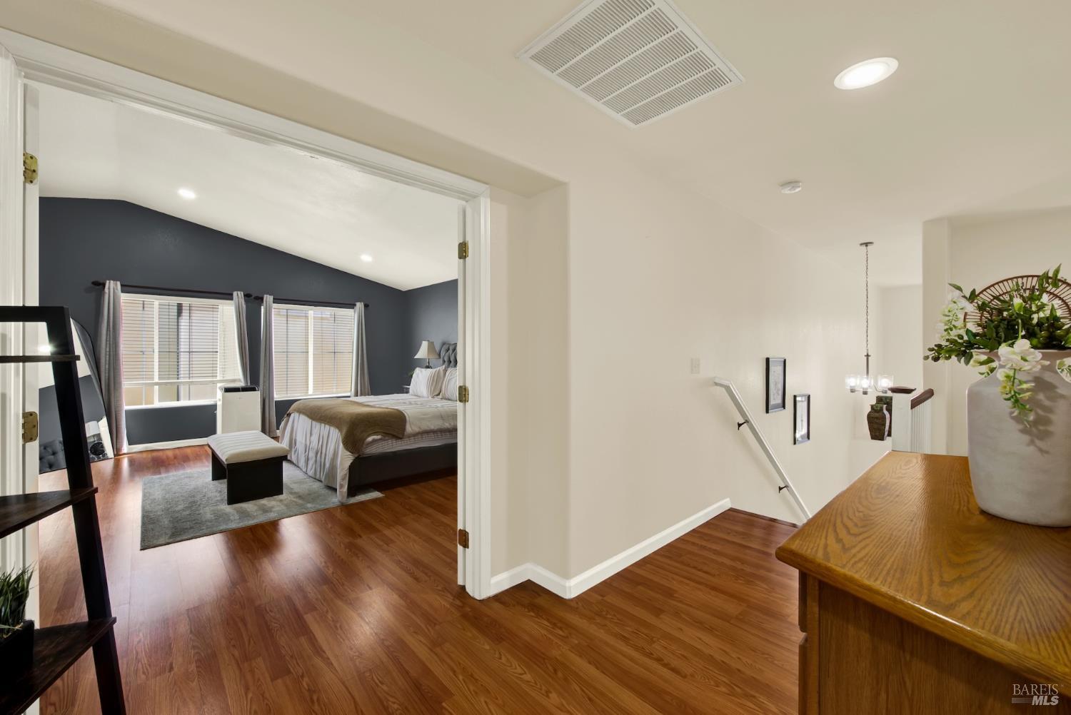 Photo 56