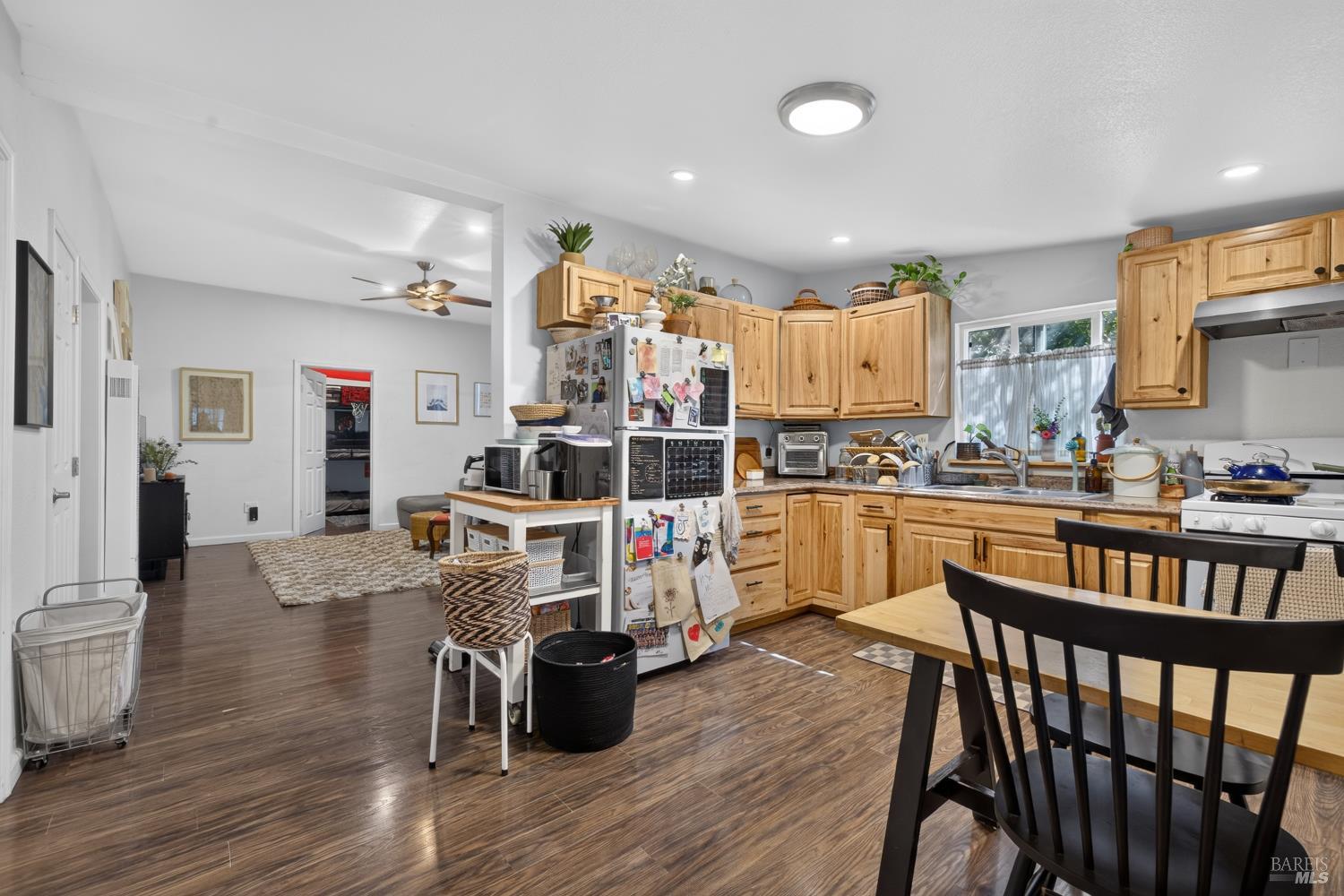 Photo 33