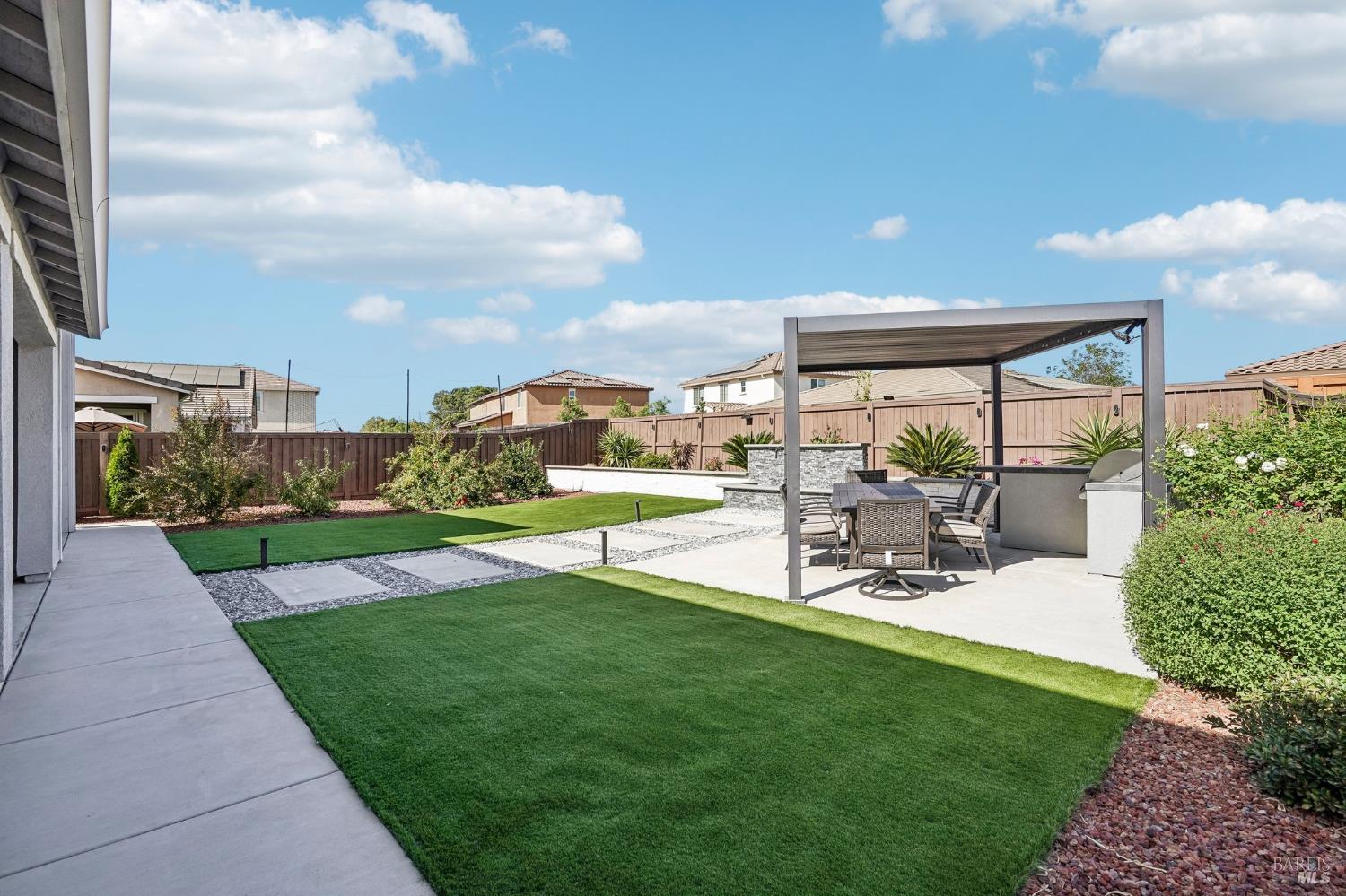 561237598_bc949abe-980d-4059-a5ba-34bb7c4fbf2a.jpg