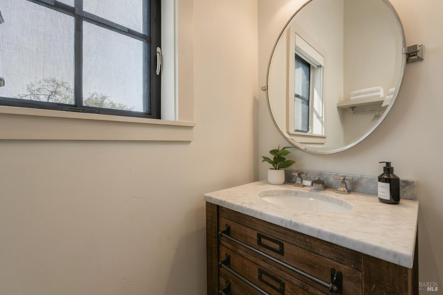 Photo 87
