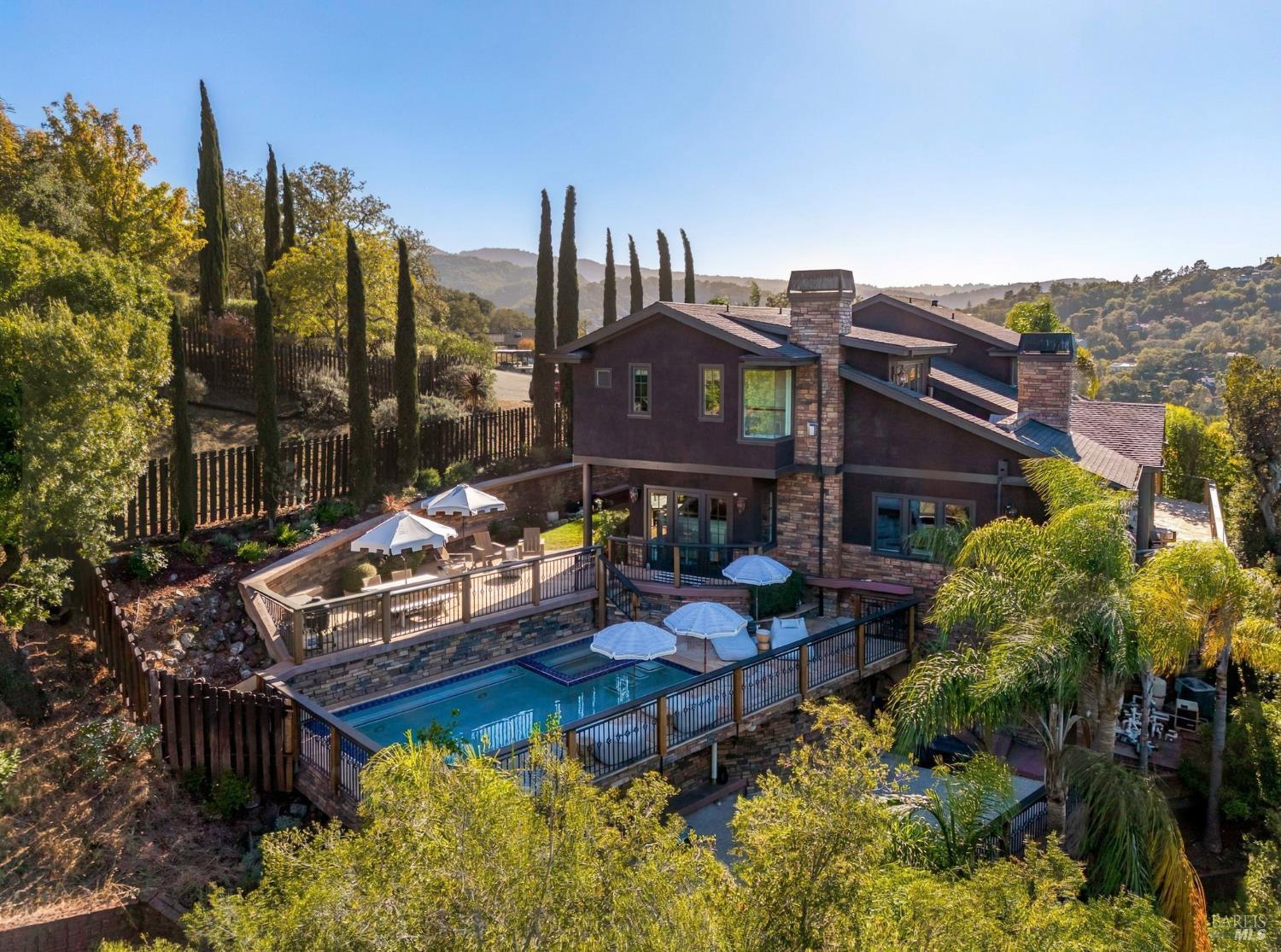 3 The Alameda Knolls