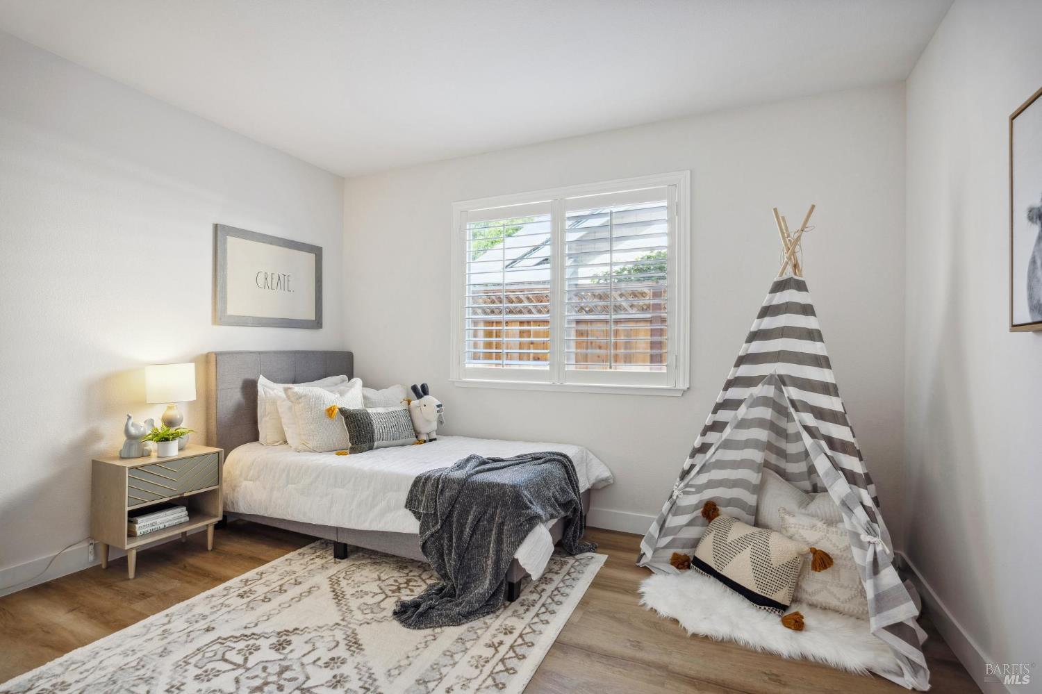 Photo 34