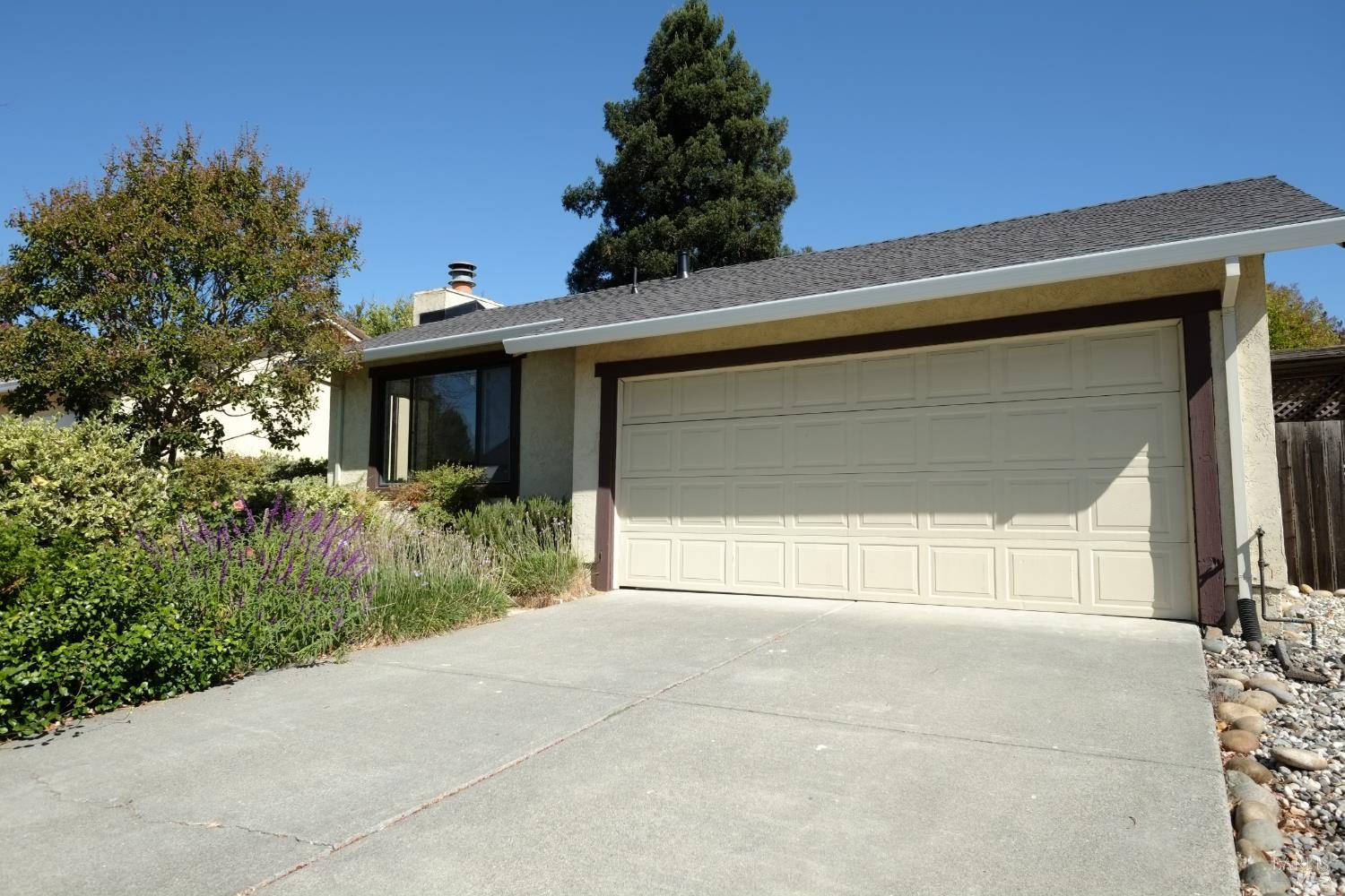 209 Prince Albert Court