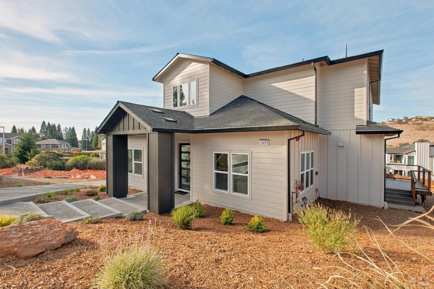 3695 Wyndemere Circle photo 3
