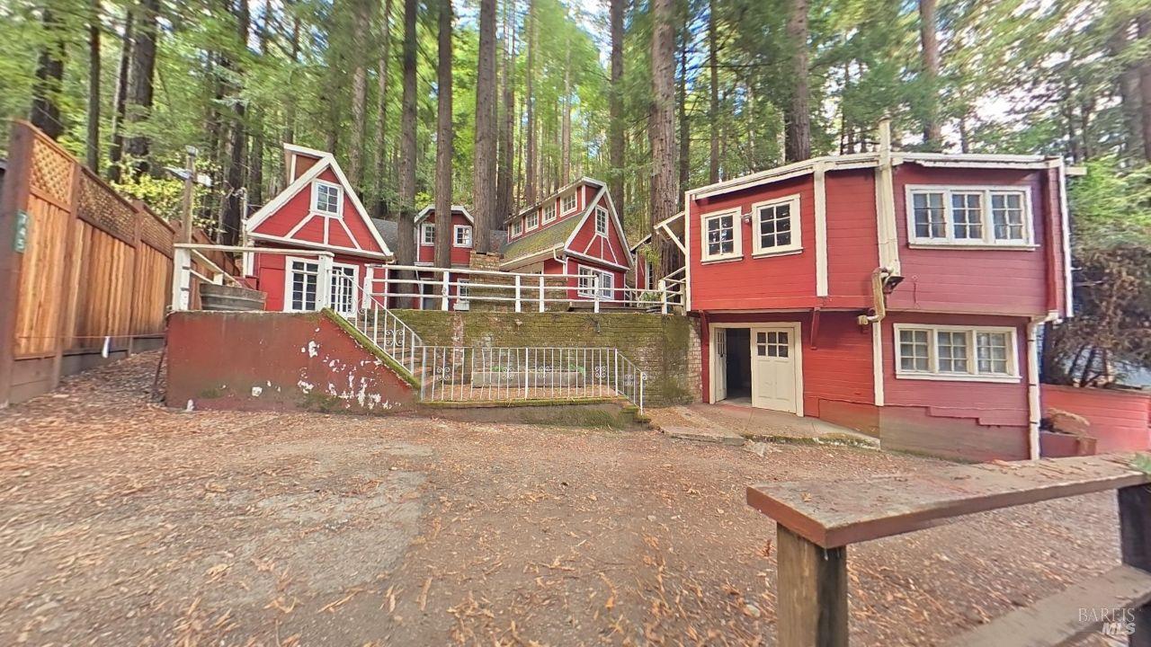 805 Cazadero Hwy